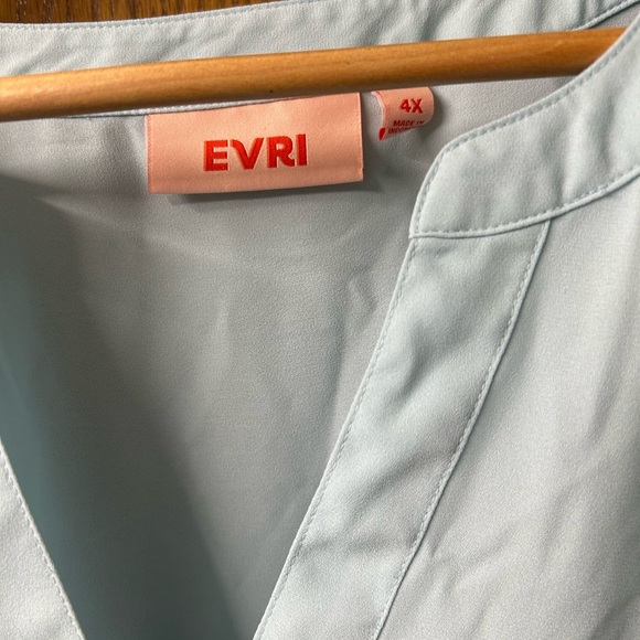 Evri short sleeved tunic. - Picture 2 of 3